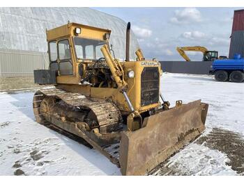 Caterpillar D4  - buldooser