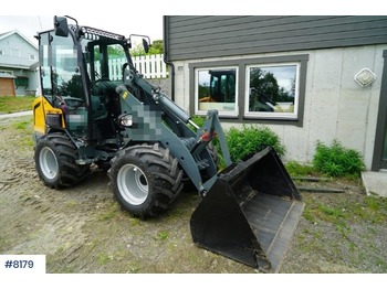 Ratastel laadur Giant V425T HD