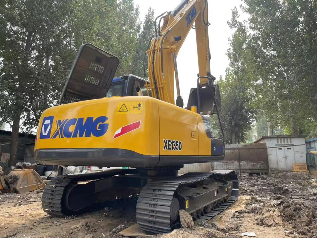 Lintekskavaator Used crawler xcmg XE135D china excavator for sale: pilt 9