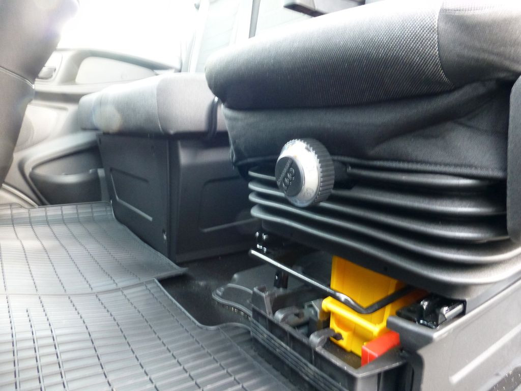 Uus Puksiirauto, Tarbesõiduk Iveco DAILY 70C18 Festplateau Alu Premium Automatik: pilt 28