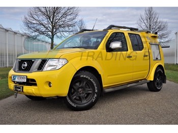 Nissan Navara 2.5TD 4x4 TBZ - Puksiirauto