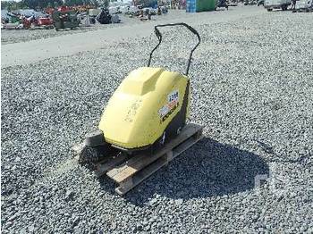 Tänavapuhastusmasin KARCHER KSM700BAT Walk Behind