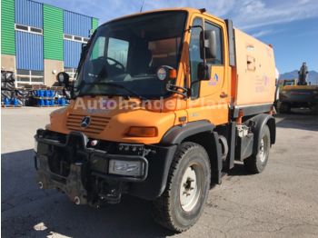 Tänavapuhastusmasin Mercedes-Benz Unimog U300 Kehrmaschine