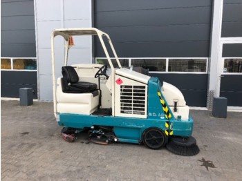 Tänavapuhastusmasin TENNANT 8210 veeg/schrobmachine