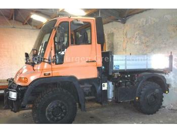 Kommunaal-/ erisõiduk Unimog U405/12, U400 mit Winterdienstausrüstung
