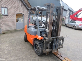 TOYOTA 027 FDF 30 - Diiseltõstuk