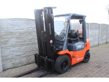 Toyota 7FGF25  - Gaasitõstuk