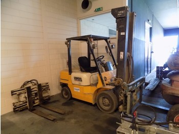 Kahveltõstuk Halla 2.5 TON