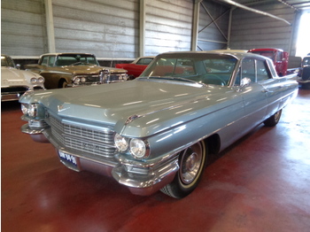 Auto Cadillac Sedan-De-Ville