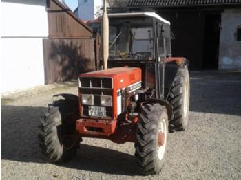 Traktor Case-IH 833 H mit Hauer Frontlader: pilt 1