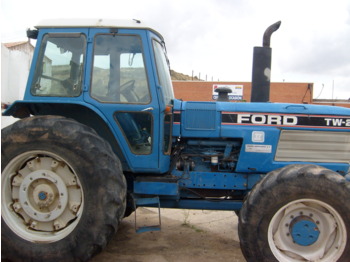 Traktor FORD TW 25: pilt 1