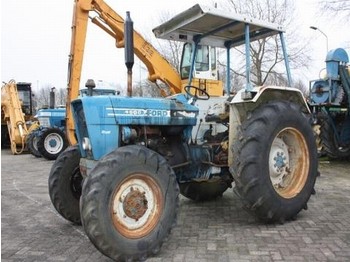 Traktor Ford 4600 4wd: pilt 1