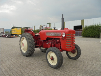Traktor International B275 2WD: pilt 1