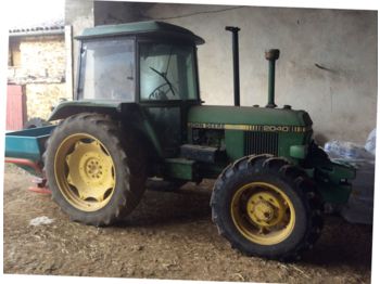 Traktor John Deere 2040: pilt 1
