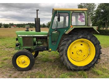 Traktor John Deere 2120: pilt 1