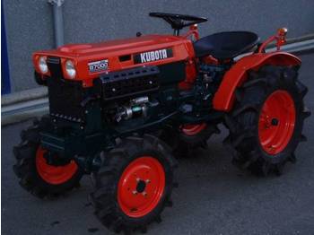Traktor Kubota B7000 DT - 4X4: pilt 1