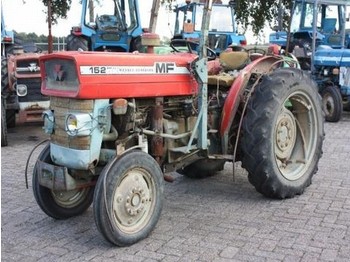 Traktor Massey Ferguson 152: pilt 1