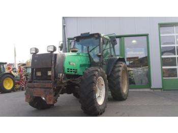 Ratastraktor Valtra 8000