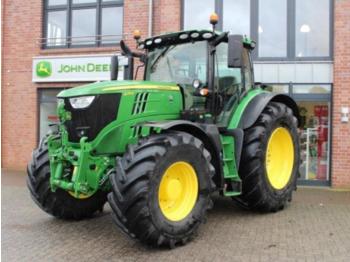 John Deere 6215 r - Traktor