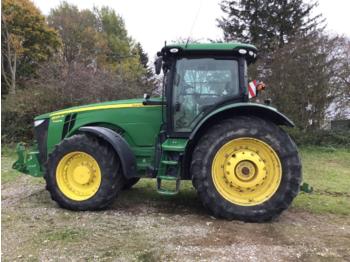 John Deere 8335R - Traktor