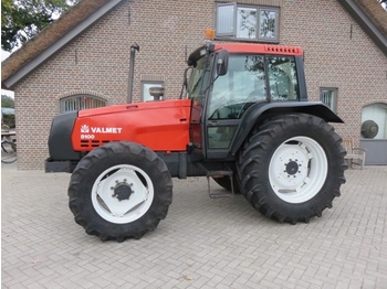 VALMET 8100 - Traktor