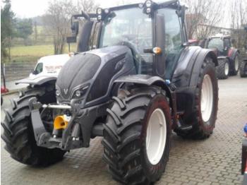 Valtra N 154 D smart touch - Traktor