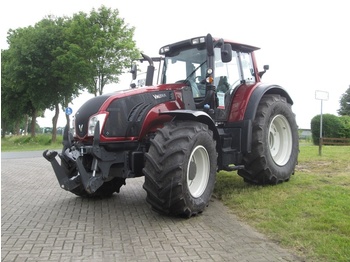 Valtra T213 Versu - Traktor