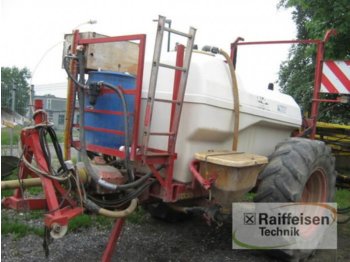 Holder Anhängespritze 2700 Liter 24 Meter - Traktorilt tõusev pritsija