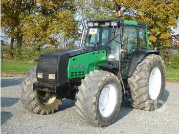 Traktor Valtra 8450 DELTA: pilt 1