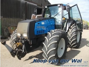 Traktor Valtra 8750 Delta power: pilt 1