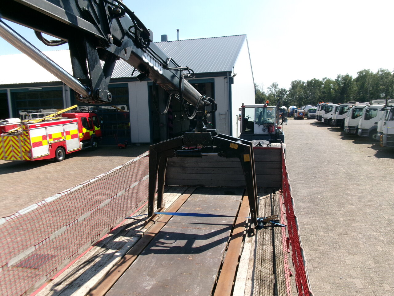 Platvorm/ Madelpoolhaagis Fruehauf 3-axle platform trailer + Atlas 3008 crane: pilt 16