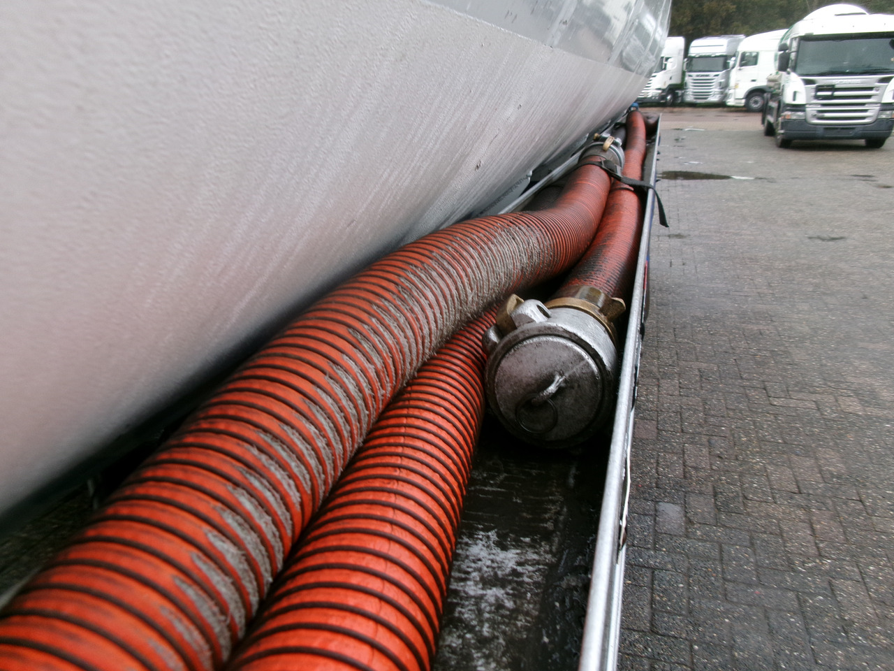 Tsistern poolhaagis transporditavad ained kütust Heil / Thompson Fuel tank alu 45 m3 / 6 comp + pump / ADR 13/12/2023: pilt 16