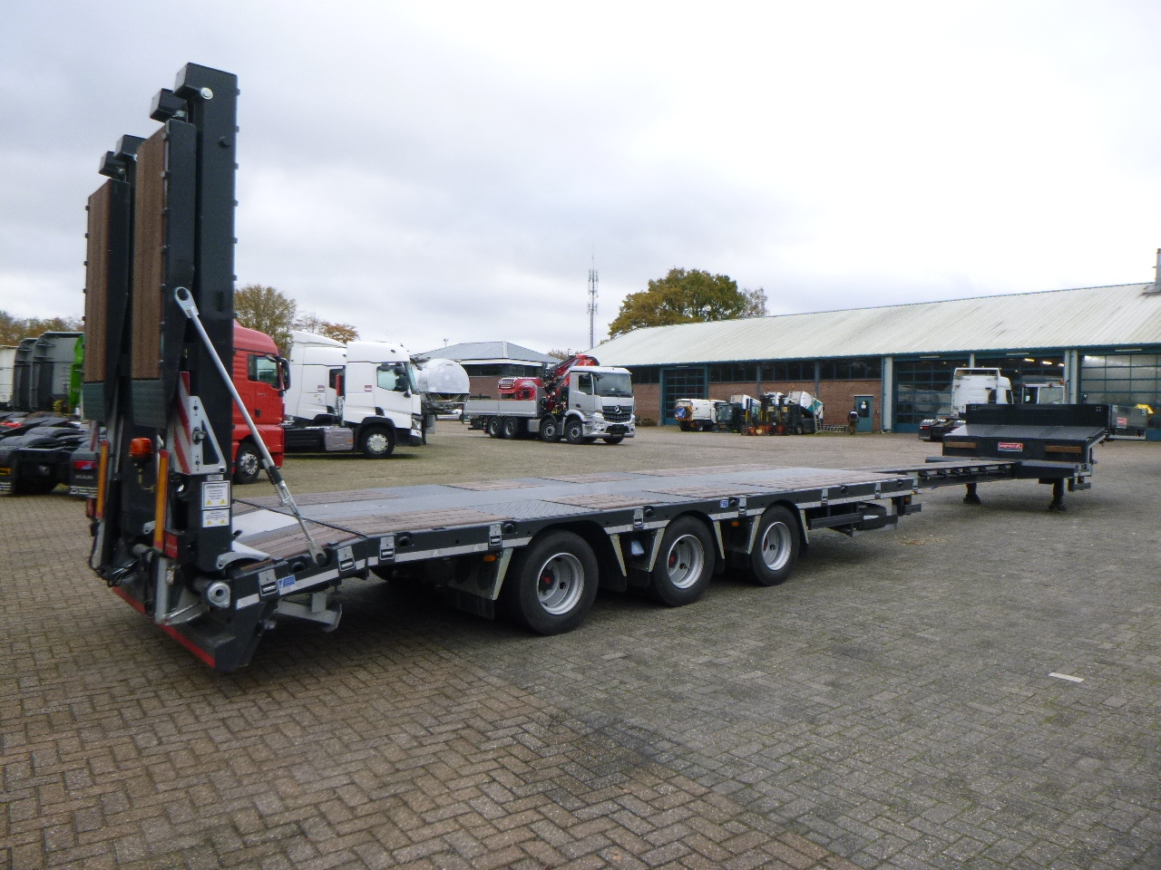 Uus Madal platvormpoolhaagis Langendorf 3-axle semi-lowbed trailer 48T ext. 13.5 m + ramps: pilt 17