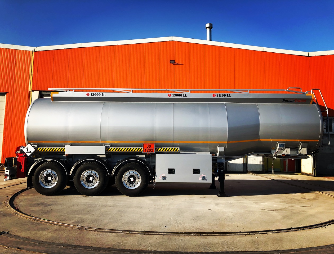 Uus Tsistern poolhaagis transporditavad ained kütust NURSAN Aluminium Fuel Tanker: pilt 5