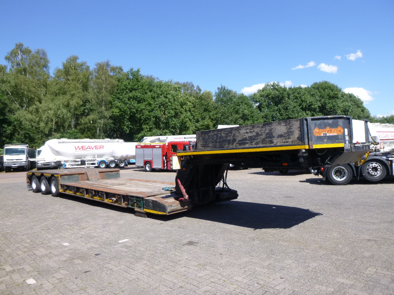 Madal platvormpoolhaagis Nooteboom 3-axle lowbed trailer 33 t / extendable 8.5 m: pilt 2