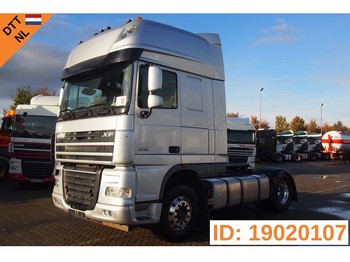 Sadulveok DAF XF105.460 Super Space Cab