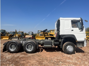 Sadulveok SINOTRUK Howo 371 tractor unit