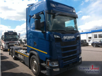 Konteinerveduk/ Tõstukiga veoauto SCANIA S 450
