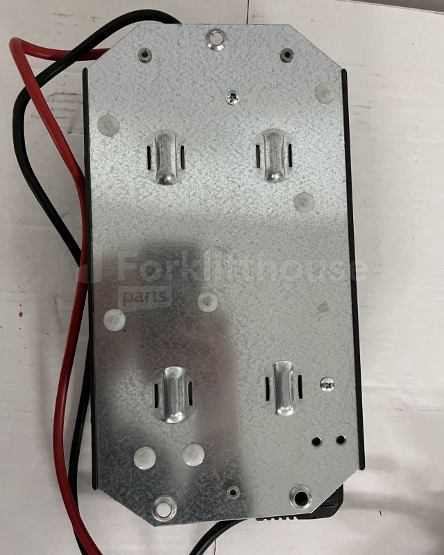 Elektrisüsteem - Materjali käitlemise seade Zivan F6BOMW-01040X-1 NG1 24V37.5A 230v sn. 1709412963 80A Rema battery connector: pilt 2