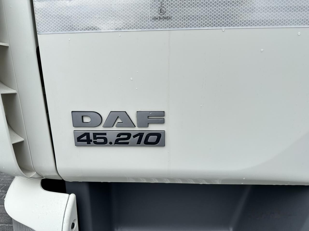 Kasti veoauto DAF LF 45.210 Koffer + tail lift: pilt 11