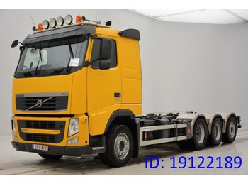 Kabiinišassiiga veoauto Volvo FH13.400 - 8x4