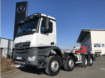 Kabiinišassiiga veoauto Mercedes-Benz Arocs 3240 B 8x4 Fahrgestell/Betonmischer: pilt 1