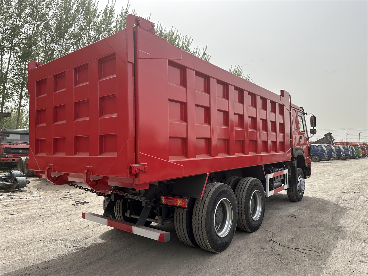 Kallurauto transporditavad ained silo SINOTRUK HOWO 371 Dump Truck: pilt 10