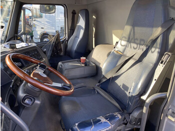 Kraanaga veoauto Volvo FM 370 + Euro 5 + Palfinger Z-Q170 Crane + 30ton NCH lift + Container system + hoogsta: pilt 4