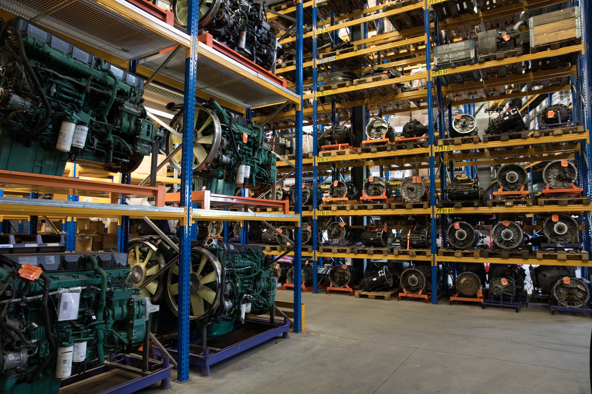 BAS PARTS & TYRES B.V. - Varuosad MERCEDES-BENZ undefined: pilt 1