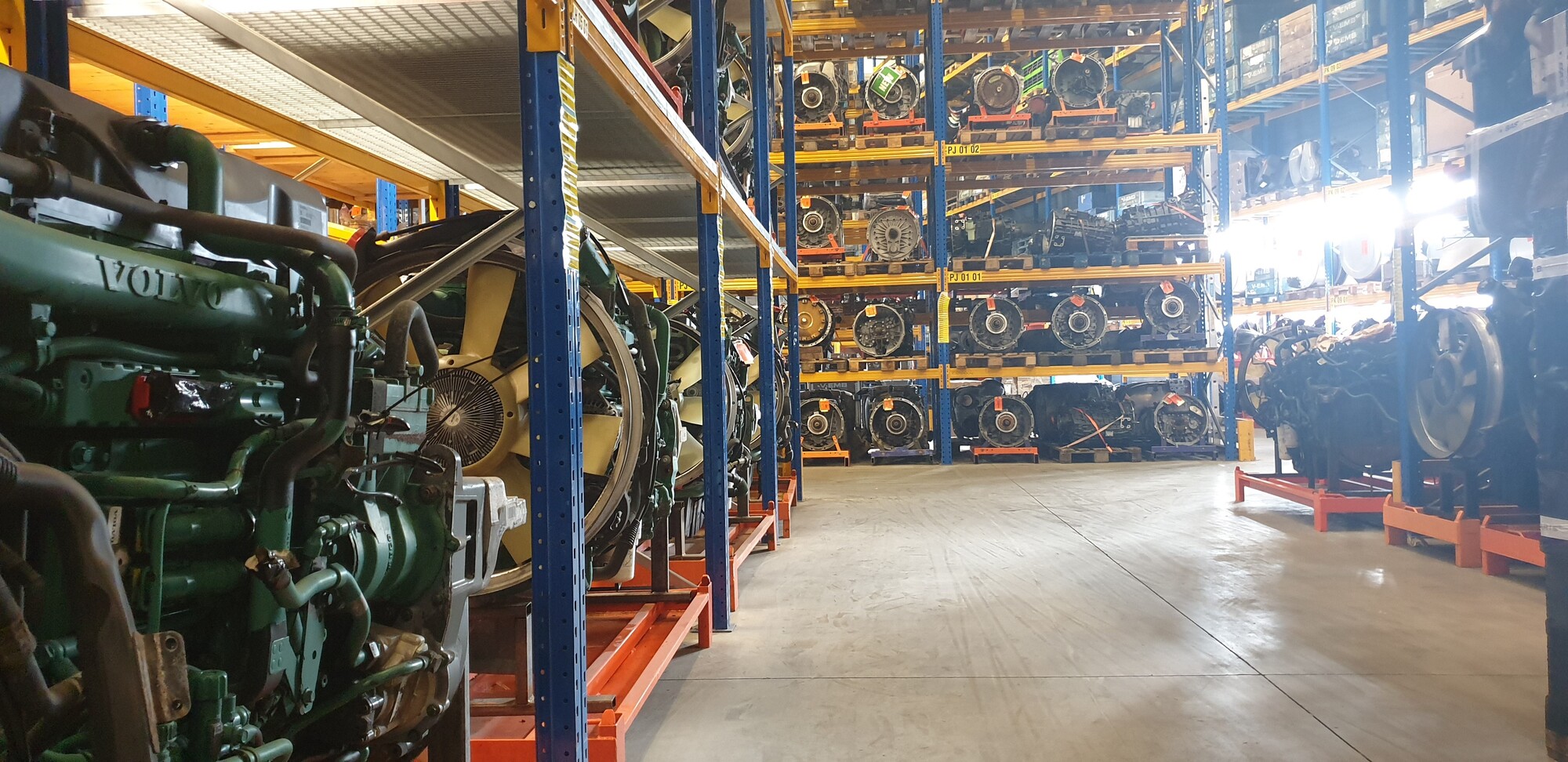 BAS PARTS & TYRES B.V. - Varuosad MERCEDES-BENZ undefined: pilt 4