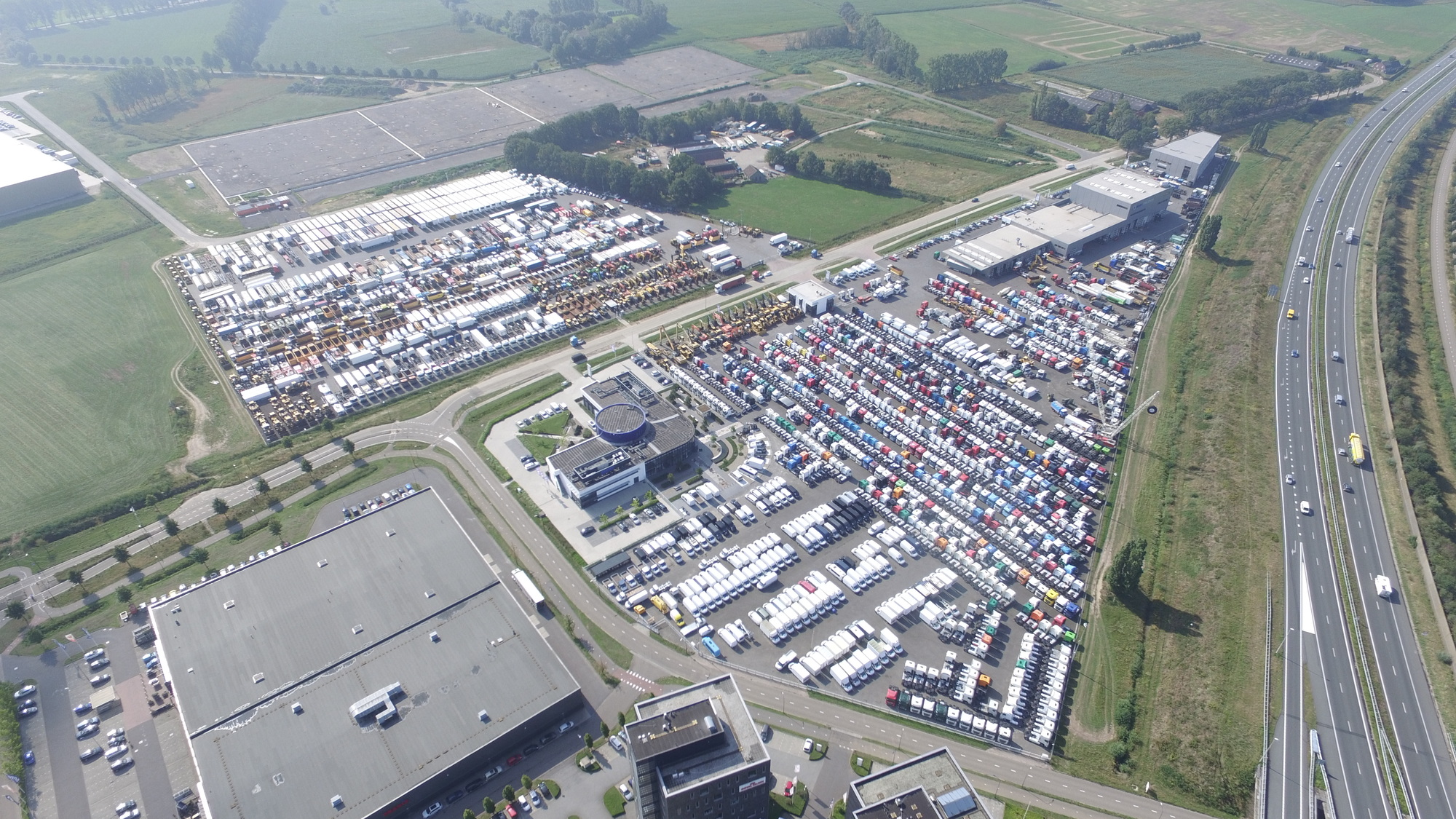 BAS PARTS & TYRES B.V. - Varuosad MERCEDES-BENZ undefined: pilt 7