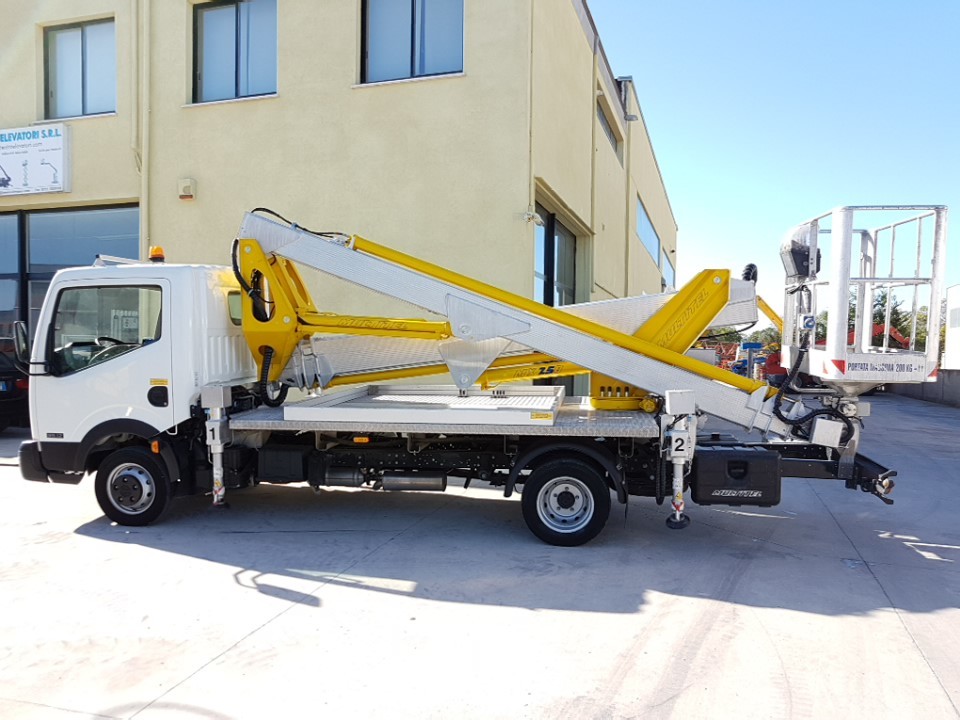 Centro Elevatori SRL - müügil olevad sõidukid undefined: pilt 5