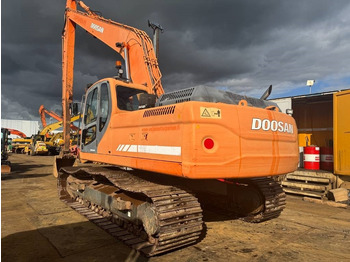 Ekskavaator Doosan DX 300 LC ( 4.690 original hours 18M long reach ): pilt 3