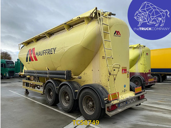 Tsistern poolhaagis SPITZER